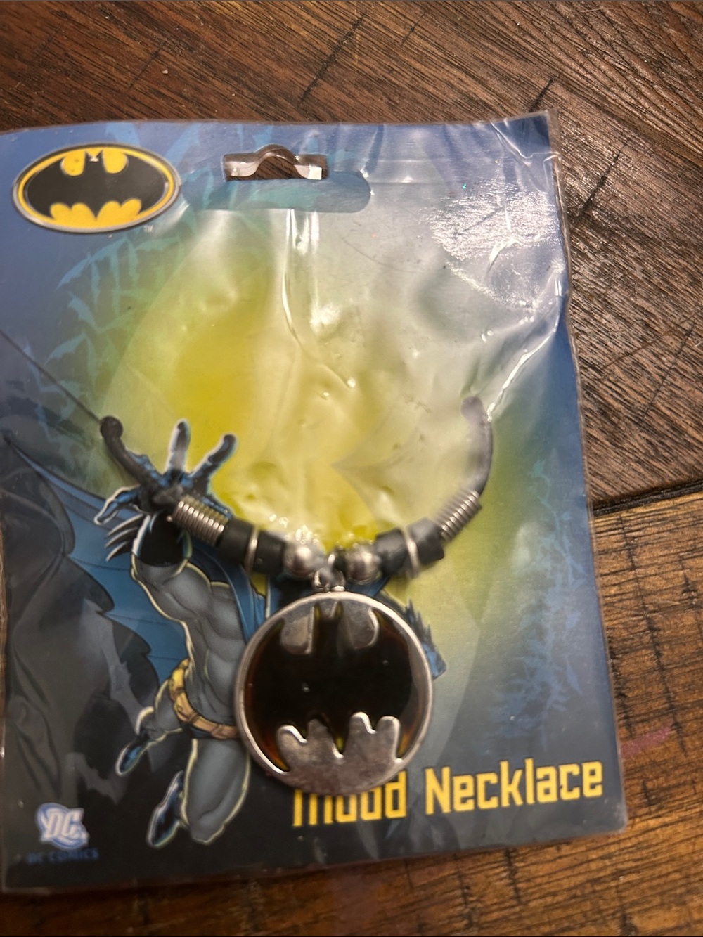 DC Batman Mood Necklace – Black and Silver Bat Emblem